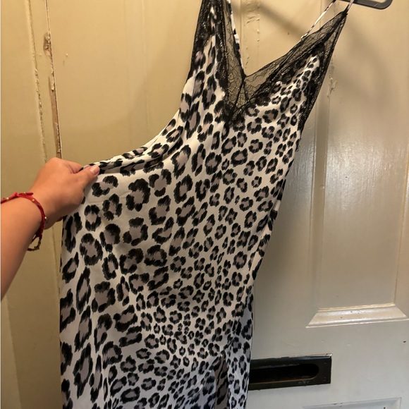 Victoria’s Secret leopard print slip dress,excellent condition, small size - Picture 4 of 13